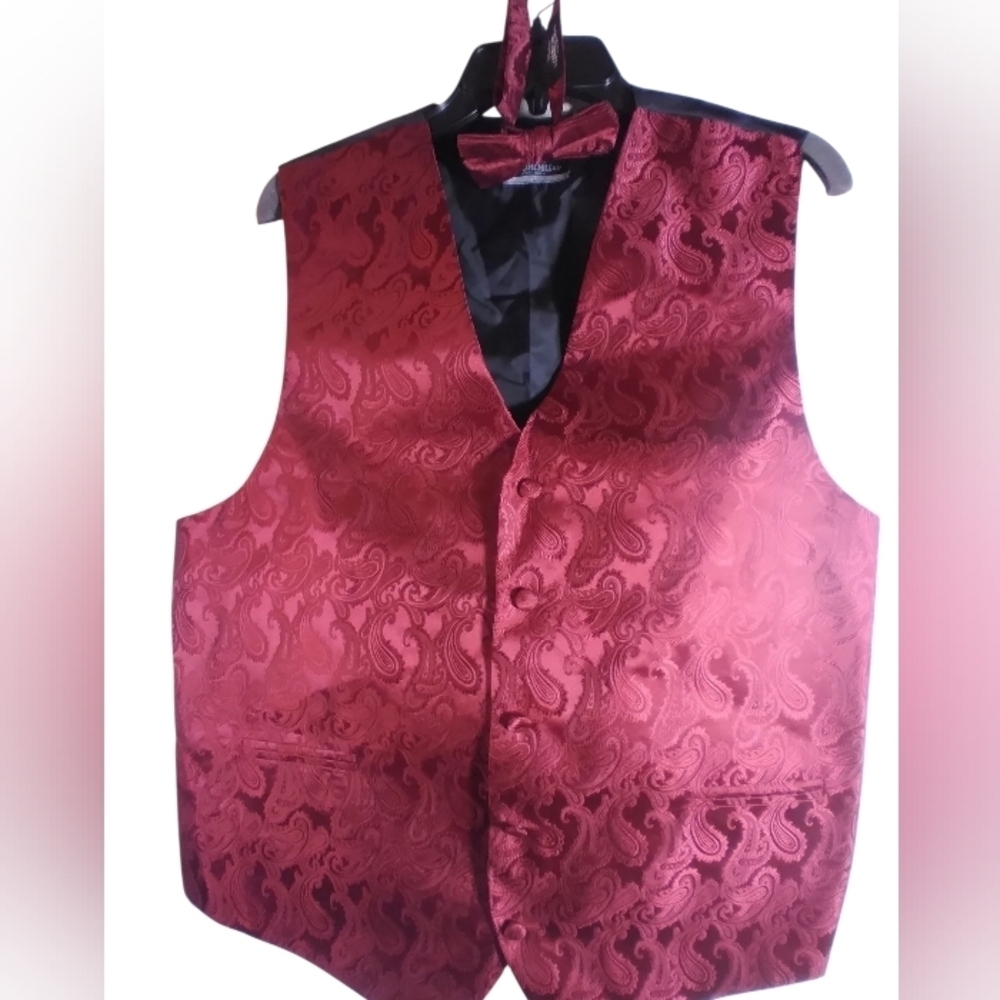 Churchill Red And Black Paisley Vest With Bow Tie Size L Party Wedding Formal